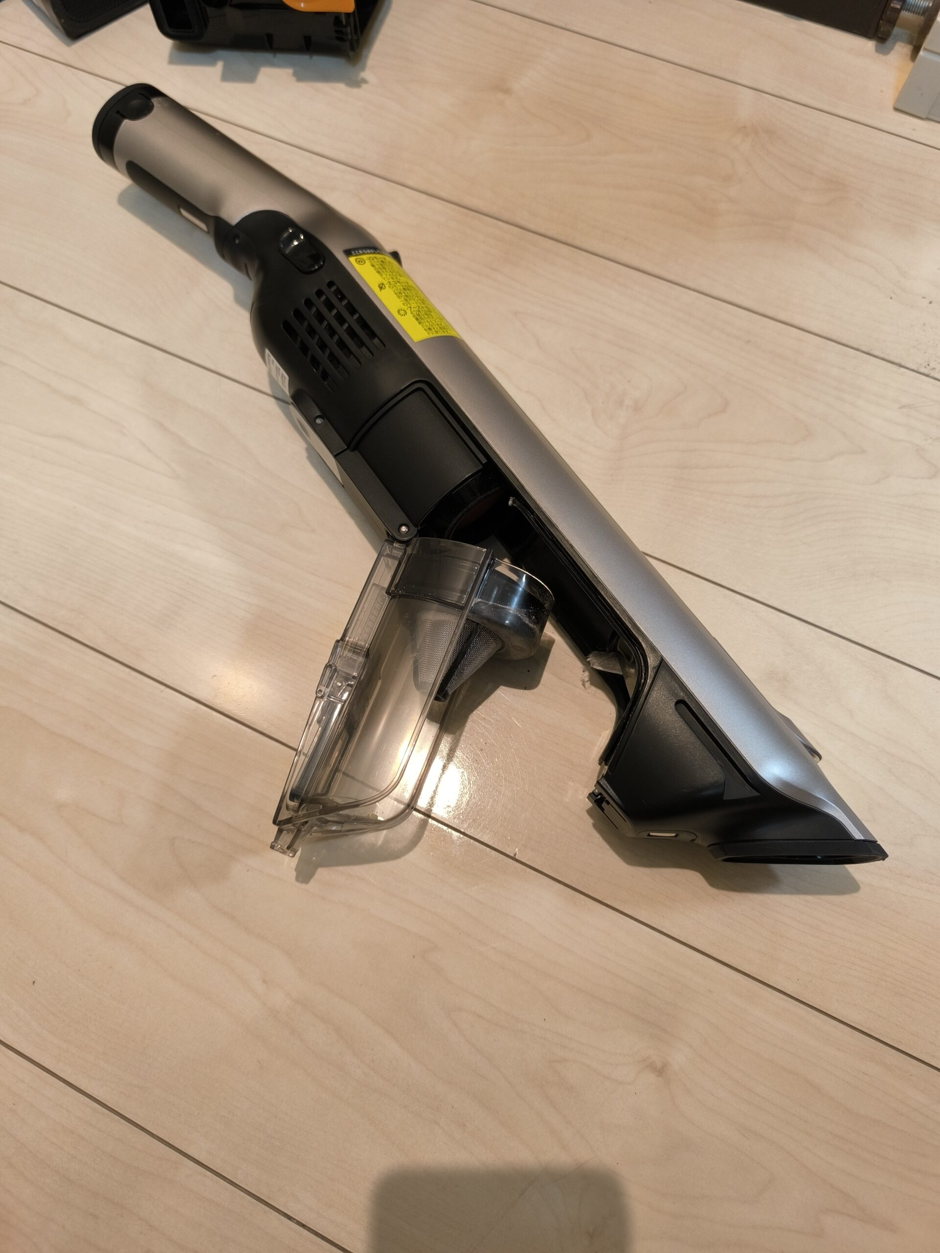 自動ゴミ収集ドック付きシャーク（Shark）掃除機！フィルターの外し方から水洗い掃除のお手入れで臭いを防ぐ！ | Ele-App│エレアプ